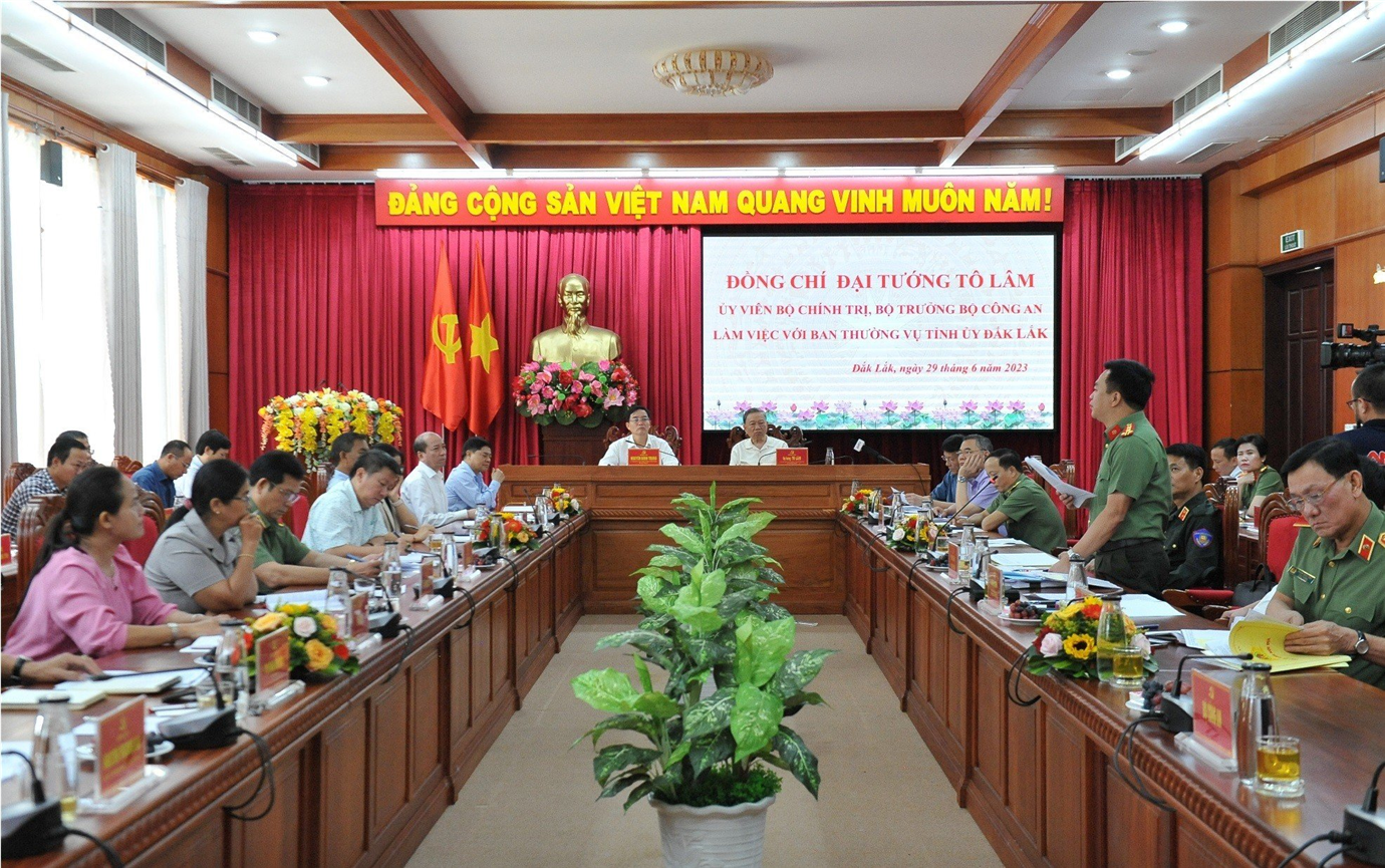 Bộ trưởng Tô Lâm làm việc với Ban Thường vụ Tỉnh uỷ Đắk Lắk